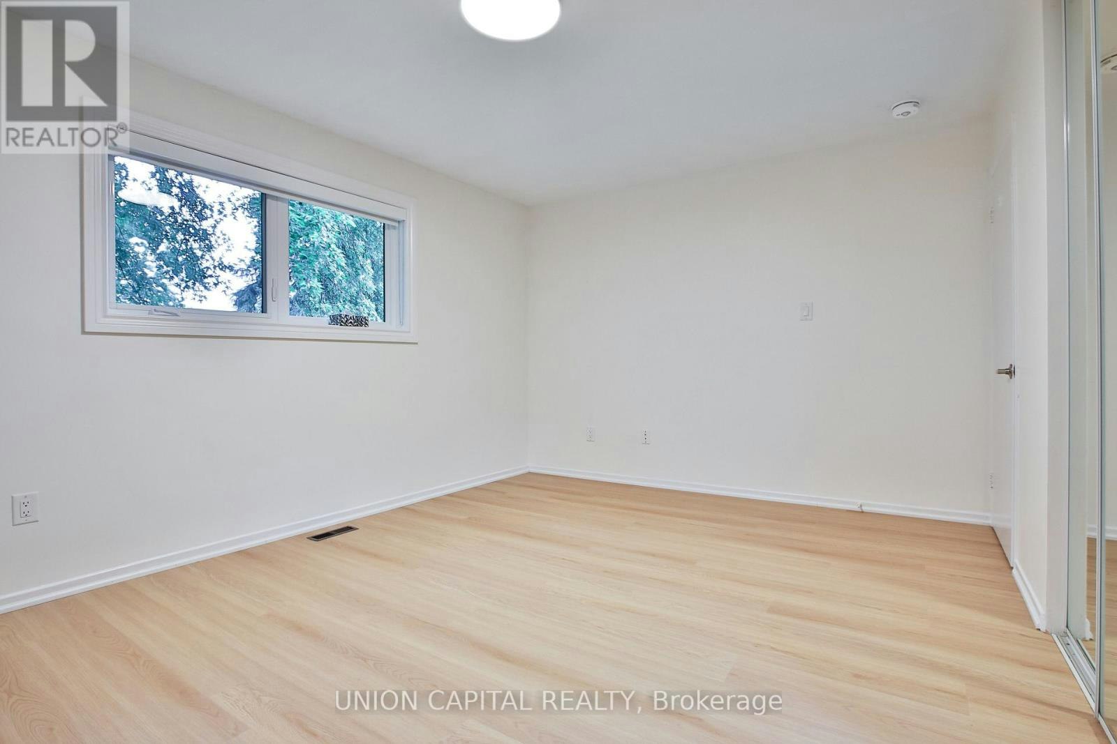 UPPER-131 Romfield Circuit, Markham, ON, L3T 3H7 - 12