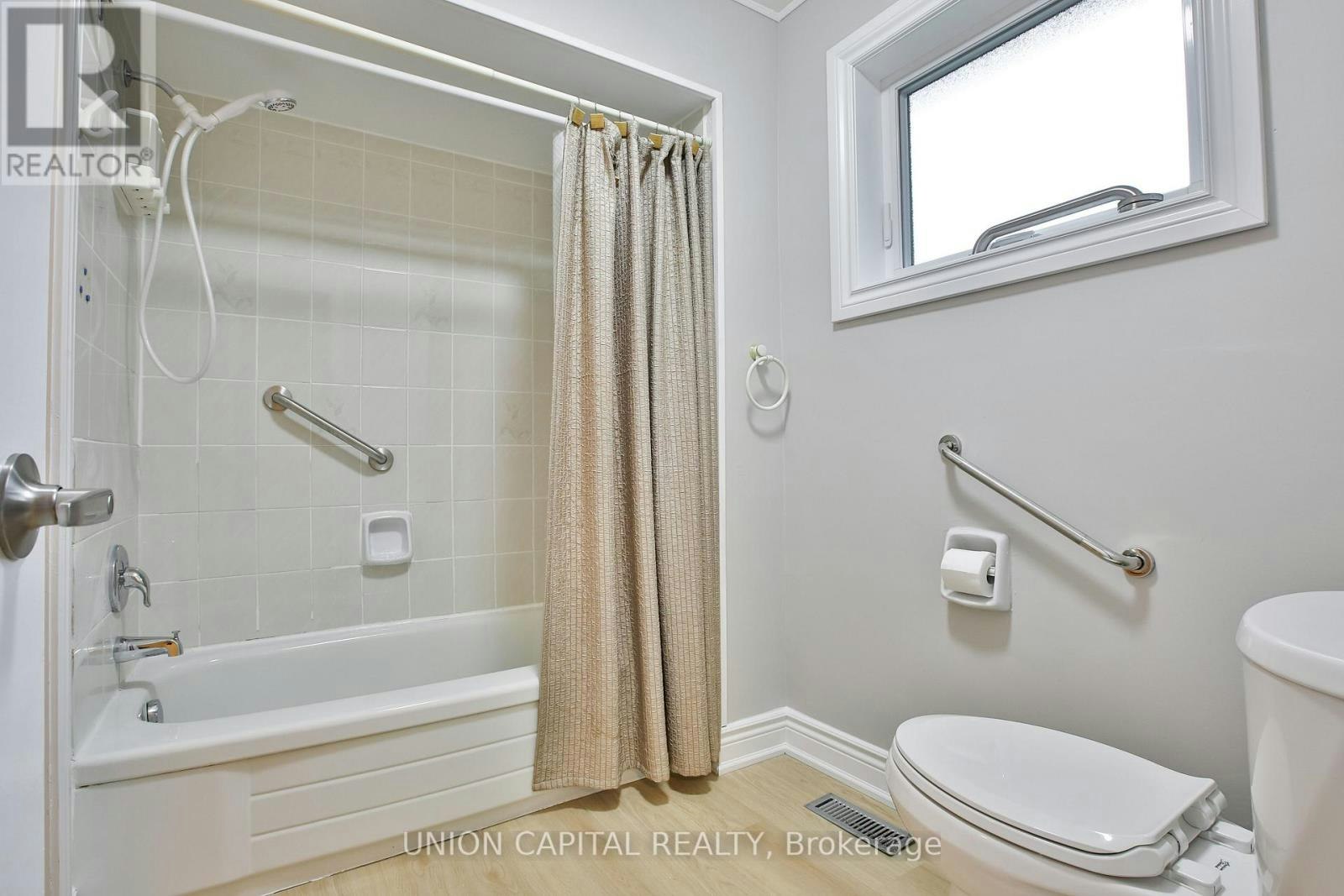 UPPER-131 Romfield Circuit, Markham, ON, L3T 3H7 - 14