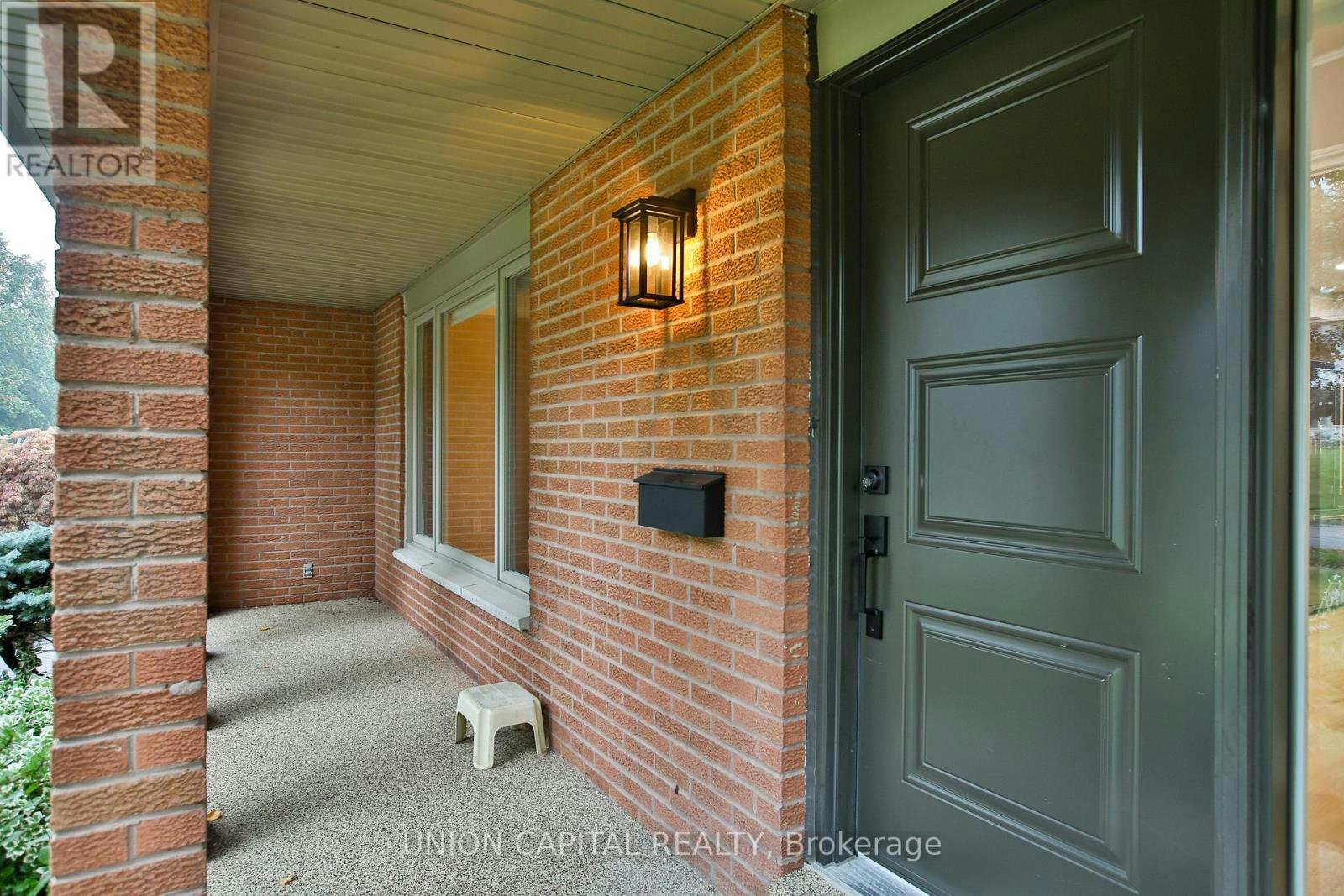 UPPER-131 Romfield Circuit, Markham, ON, L3T 3H7 - 24