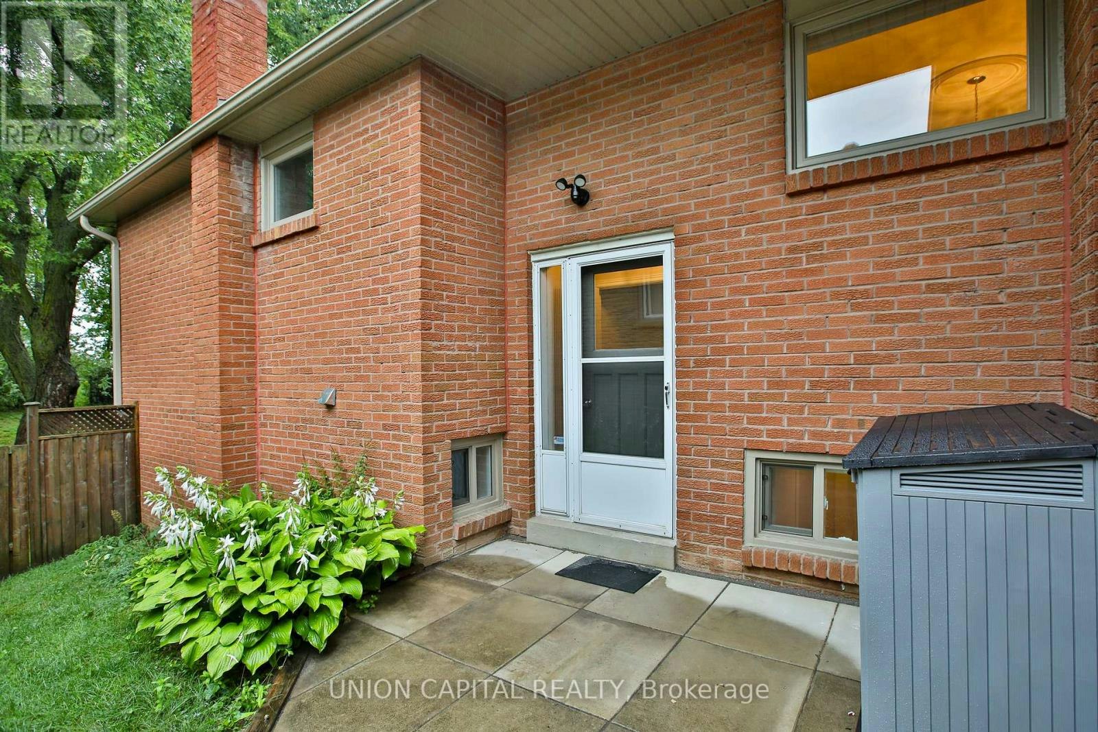 UPPER-131 Romfield Circuit, Markham, ON, L3T 3H7 - 25