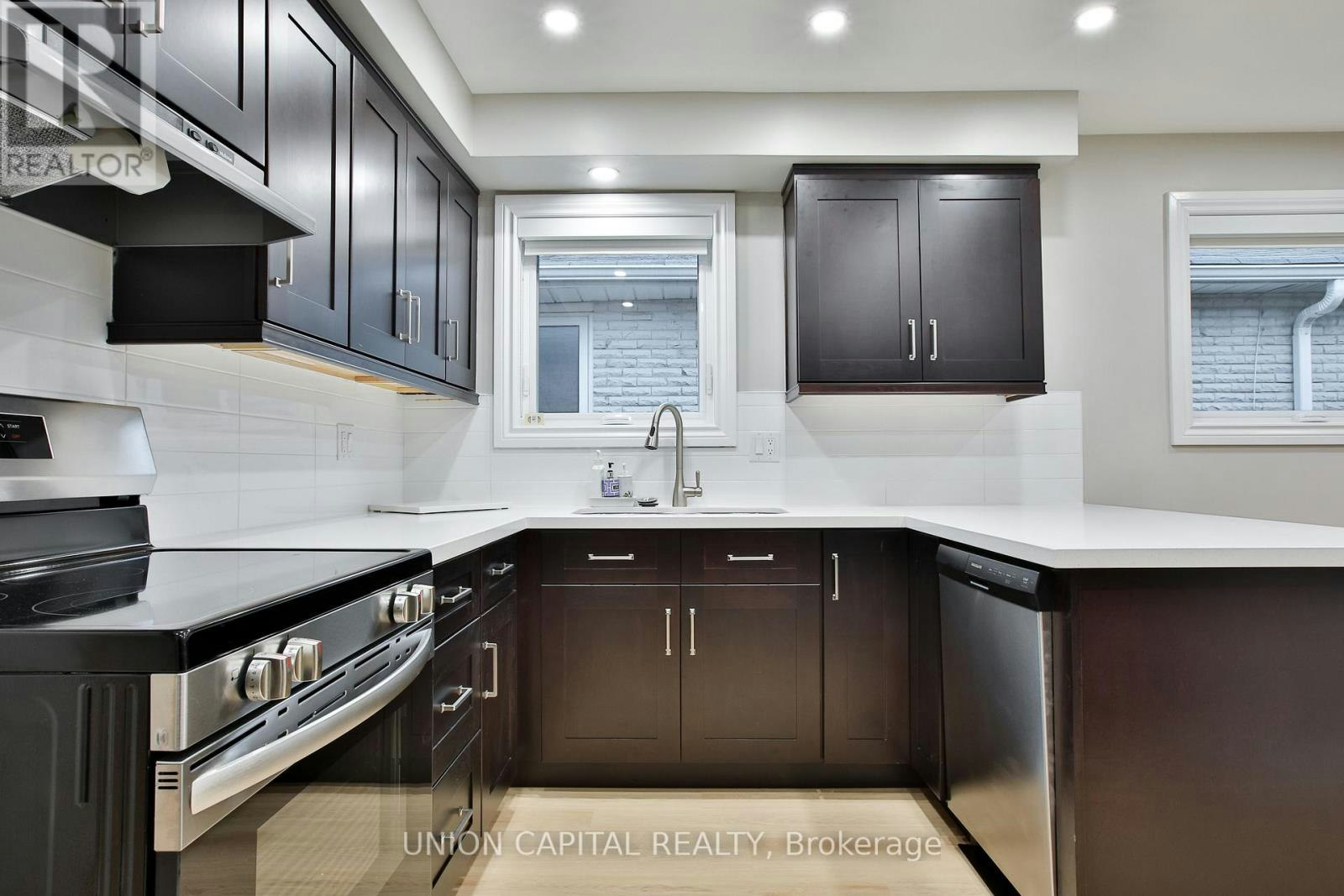UPPER-131 Romfield Circuit, Markham, ON, L3T 3H7 - 4