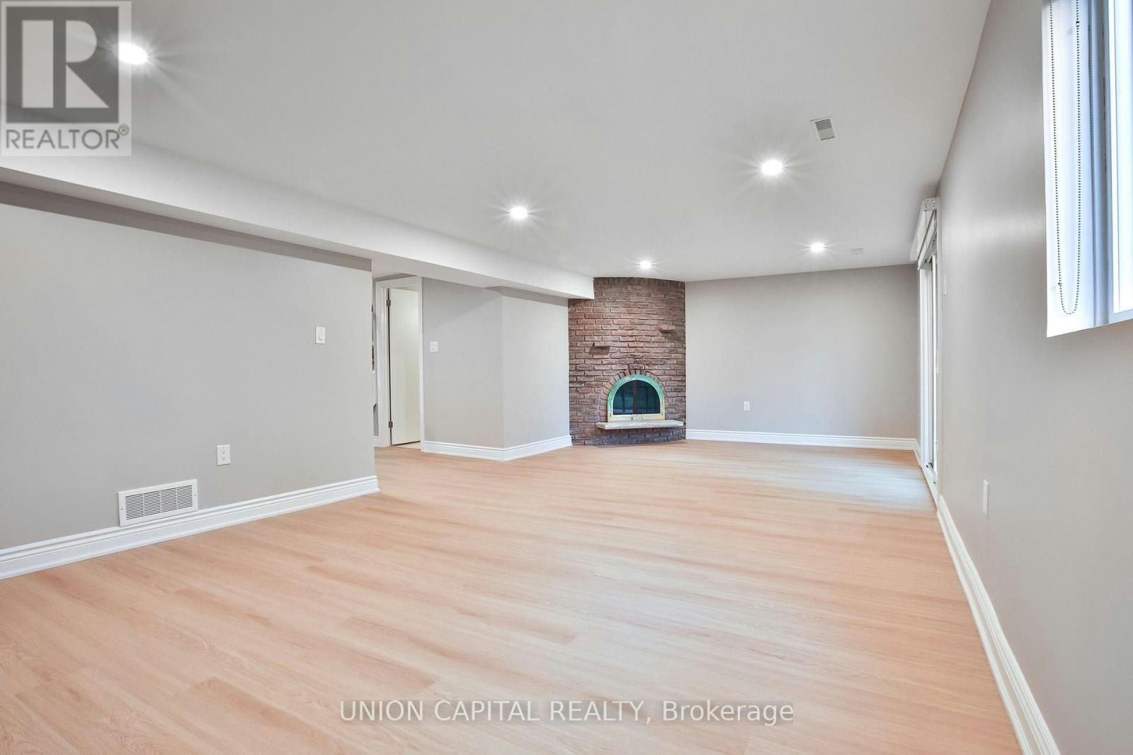 LOWER-131 Romfield Circuit, Markham, ON, L3T 3H7 - 10