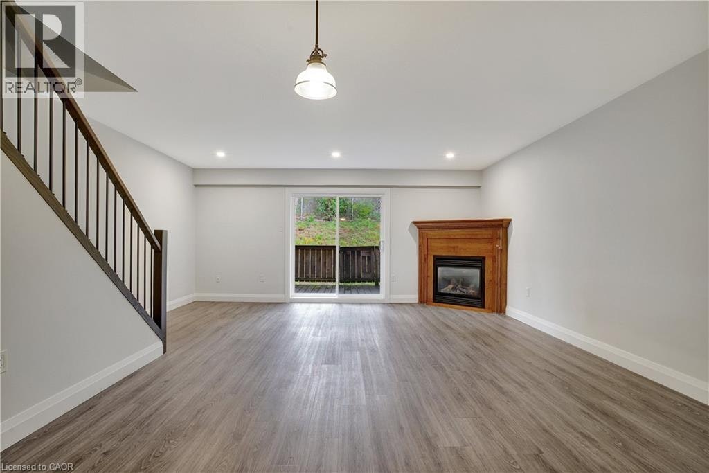 25-162 Jansen Avenue, Kitchener, ON, N2A 2L7 - 3