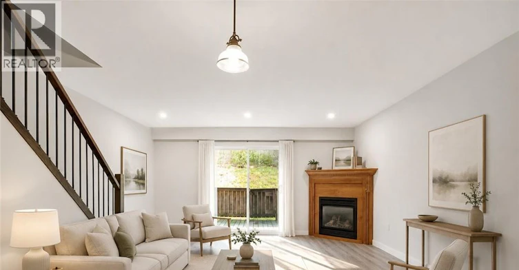 25-162 Jansen Avenue, Kitchener, ON, N2A 2L7