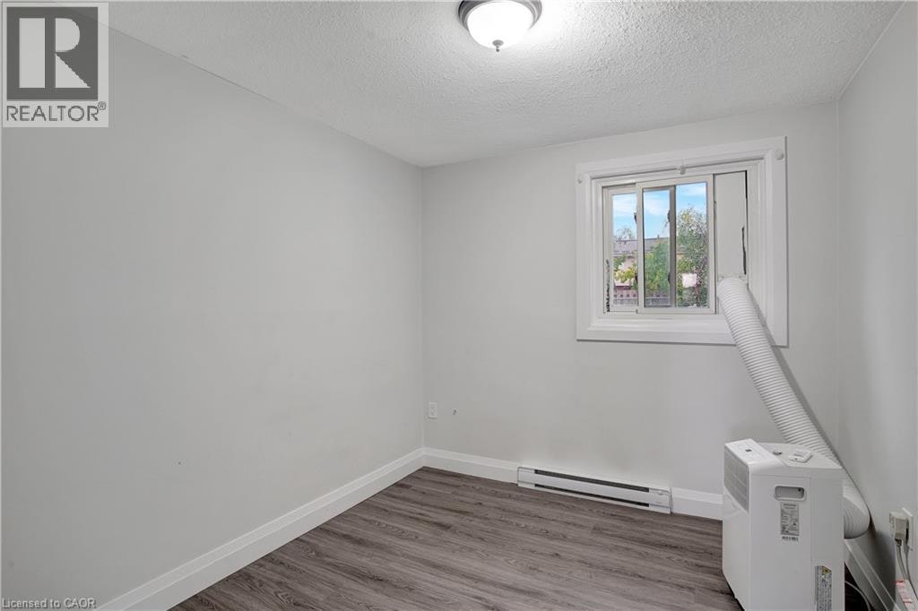25-162 Jansen Avenue, Kitchener, ON, N2A 2L7 - 13