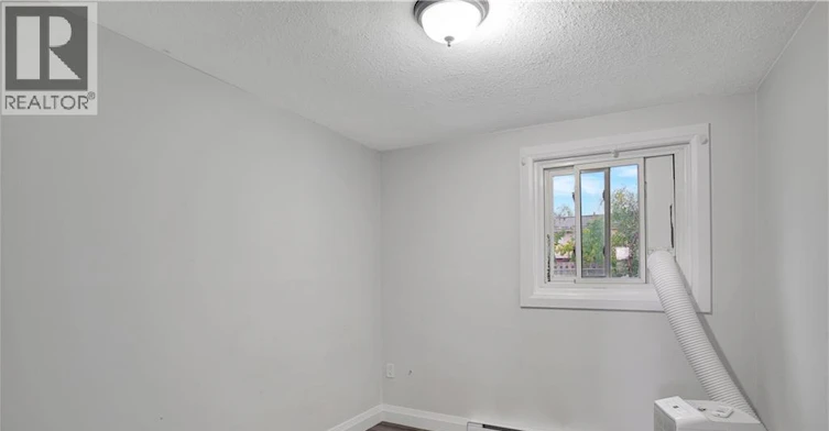 25-162 Jansen Avenue, Kitchener, ON, N2A 2L7 - 13