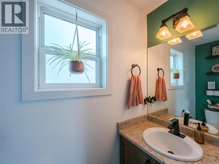 102-707 Revelstoke Avenue, Penticton, BC, V2A 2J1 - 11