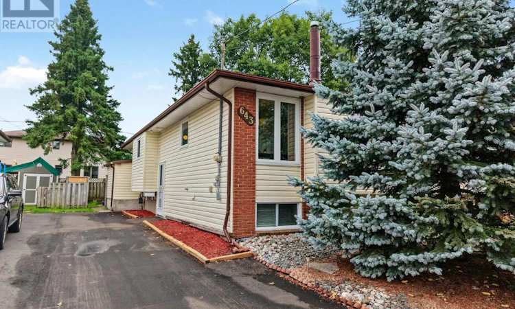 643 Robarts Avenue