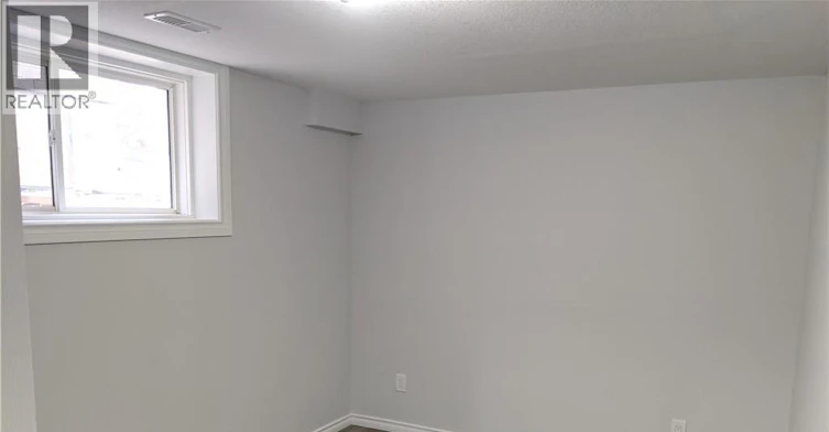 727 Thomas Slee Drive, Kitchener, ON, N2P 0J4 - 9