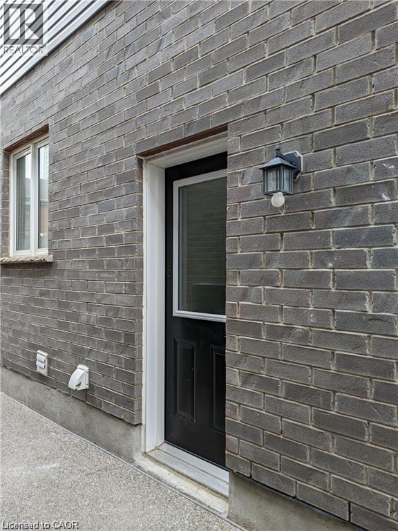 727 Thomas Slee Drive, Kitchener, ON, N2P 0J4 - 3