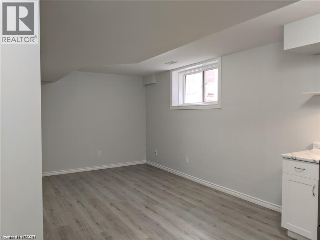 727 Thomas Slee Drive, Kitchener, ON, N2P 0J4 - 6