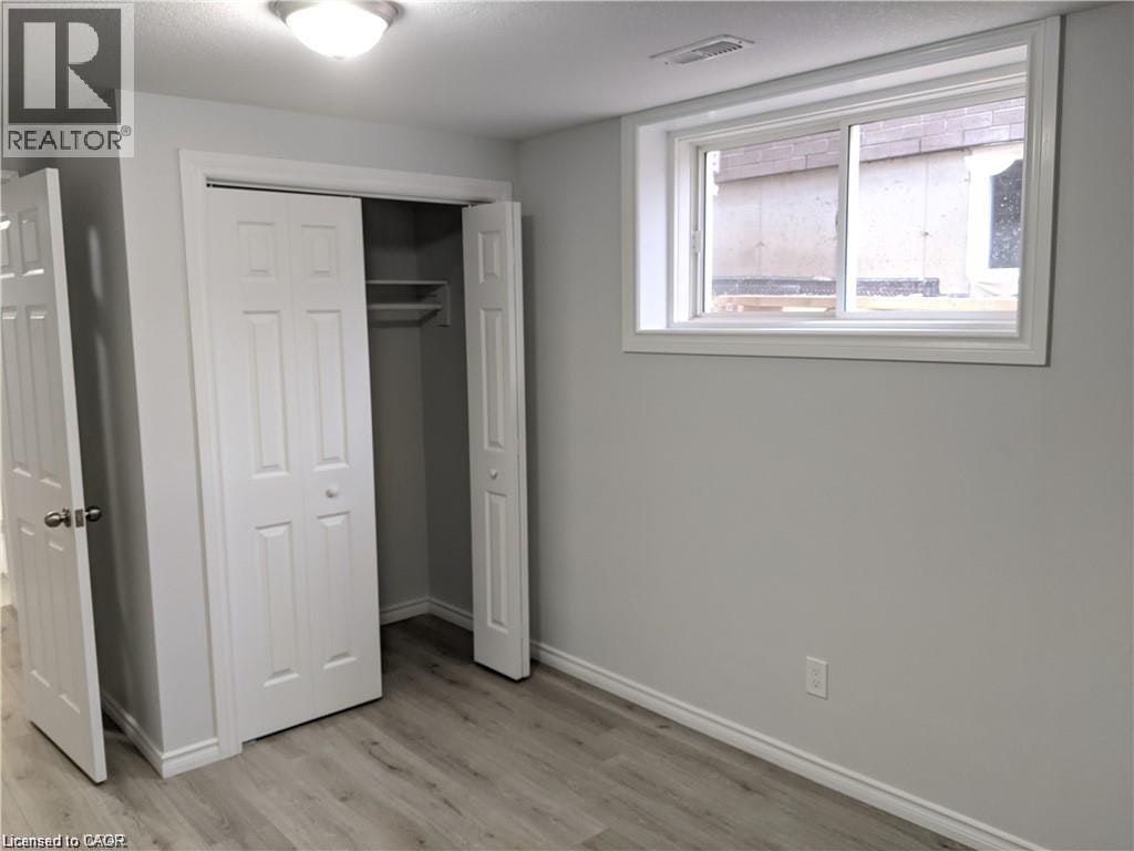 727 Thomas Slee Drive, Kitchener, ON, N2P 0J4 - 10