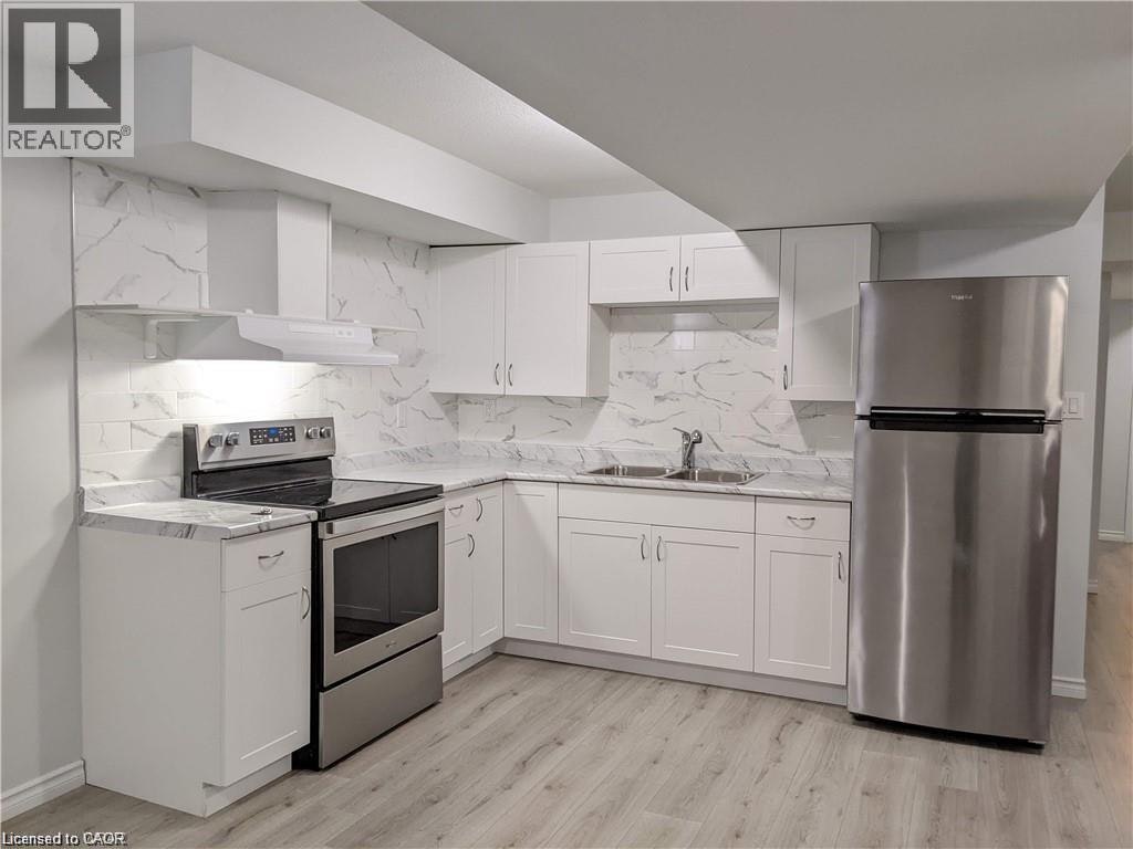 727 Thomas Slee Drive, Kitchener, ON, N2P 0J4 - 4