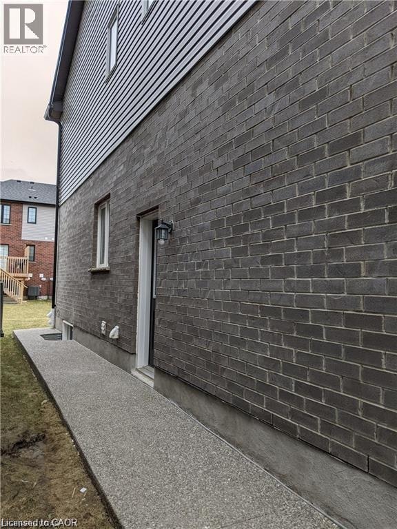 727 Thomas Slee Drive, Kitchener, ON, N2P 0J4 - 2