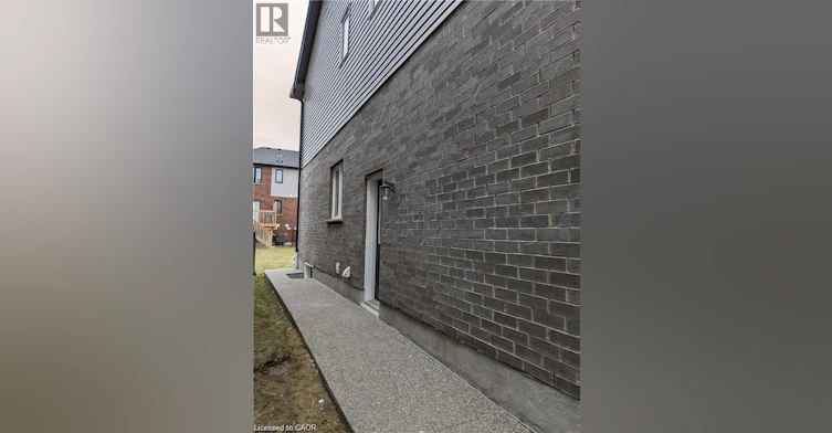 727 Thomas Slee Drive, Kitchener, ON, N2P 0J4 - 2