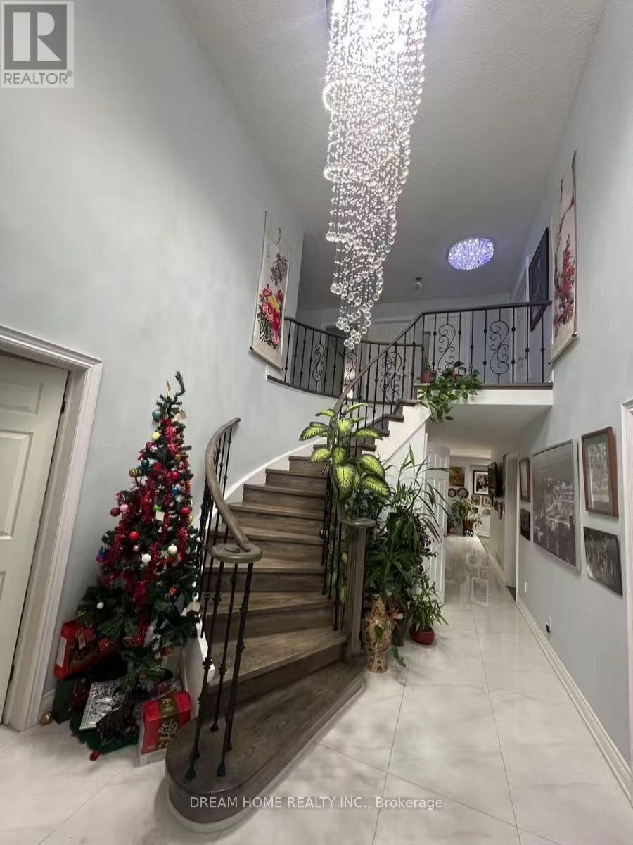 16 Brooklyn Crescent W, Markham, ON, L3P 7B9 - 2