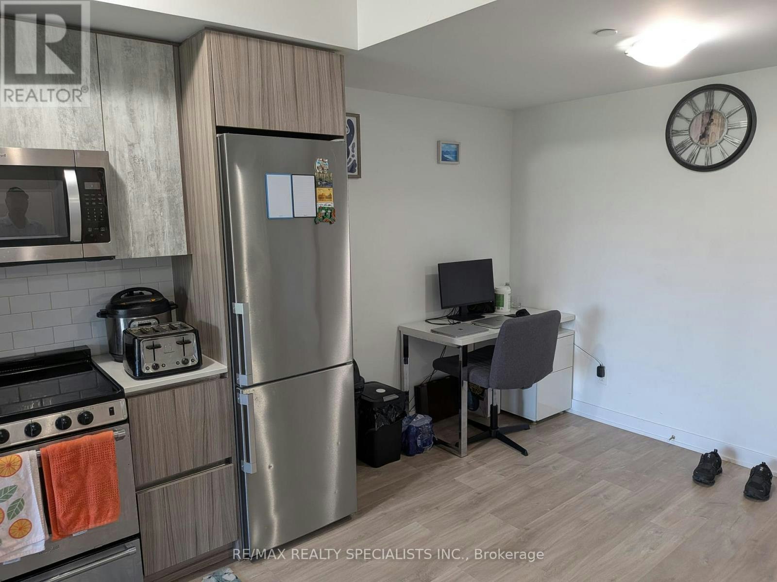 315-251 Manitoba Street, Toronto, ON, M8Y 0C7 - 4