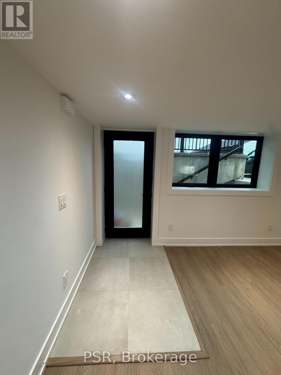 LOWER-99 Ypres Road, Toronto, ON, M6M 3X2 - 3