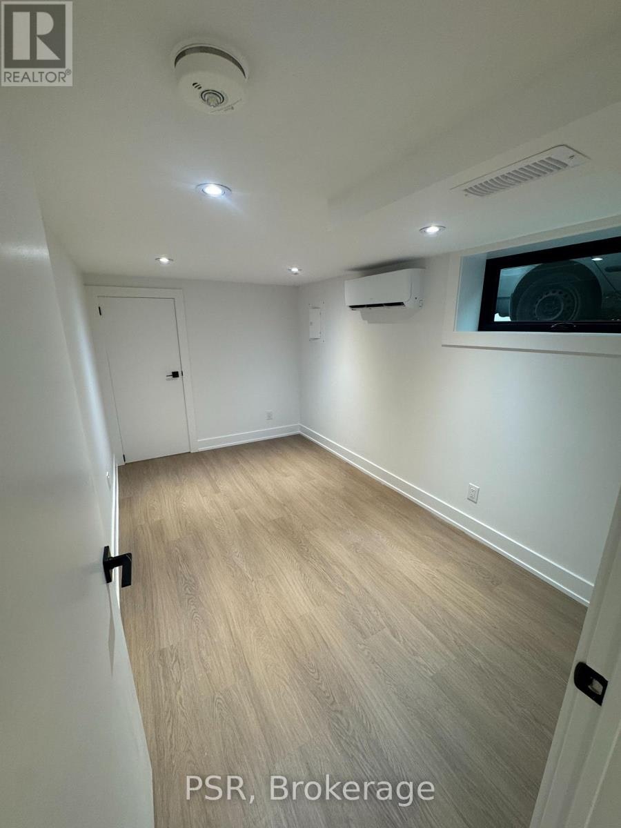 LOWER-99 Ypres Road, Toronto, ON, M6M 3X2 - 11