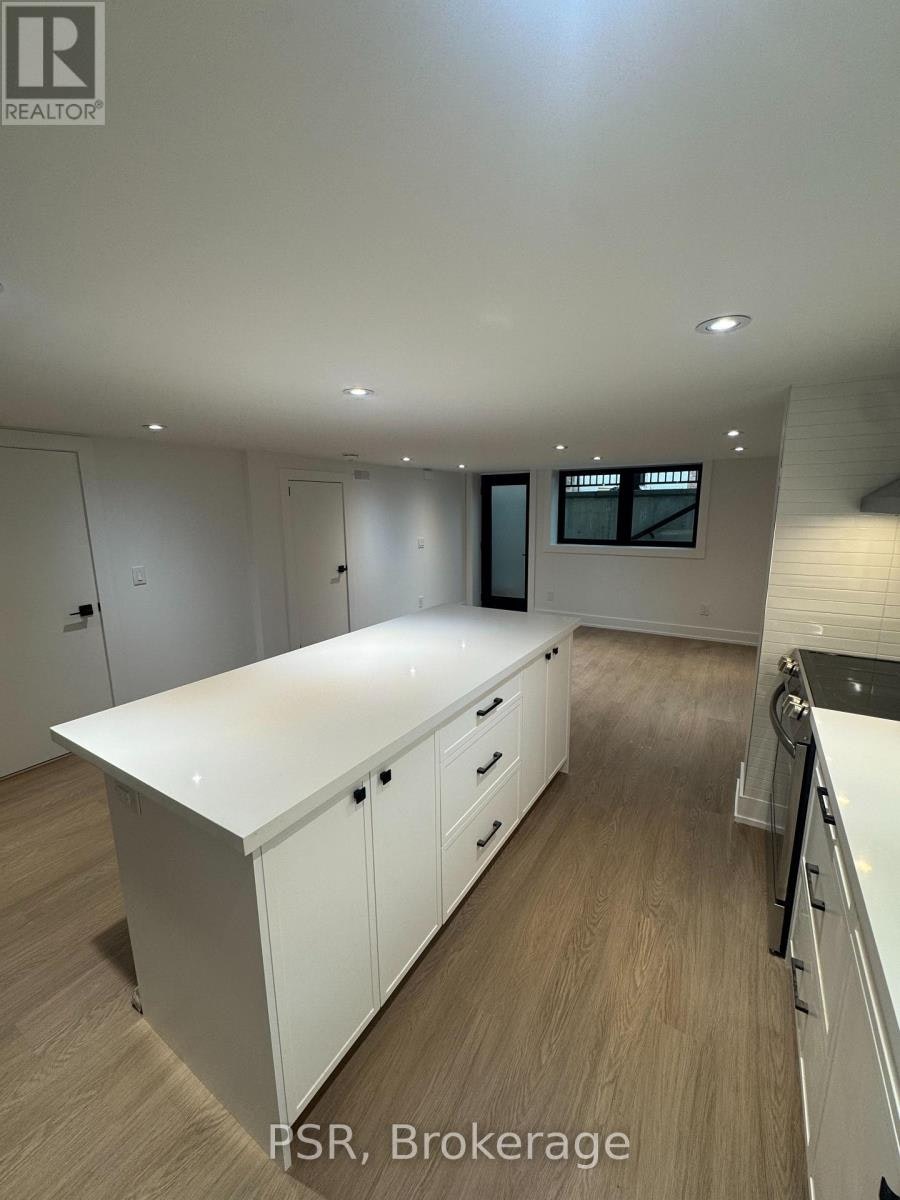 LOWER-99 Ypres Road, Toronto, ON, M6M 3X2 - 5