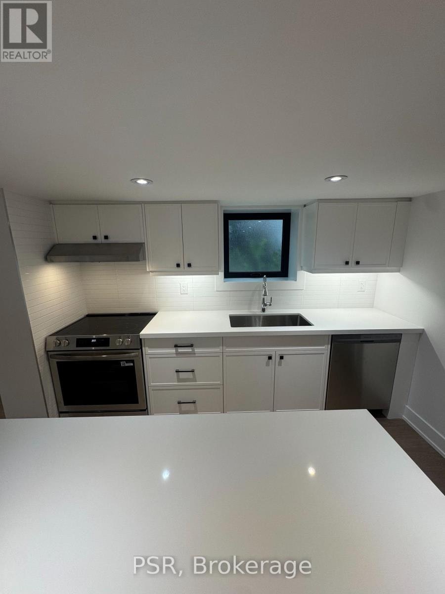 LOWER-99 Ypres Road, Toronto, ON, M6M 3X2 - 8