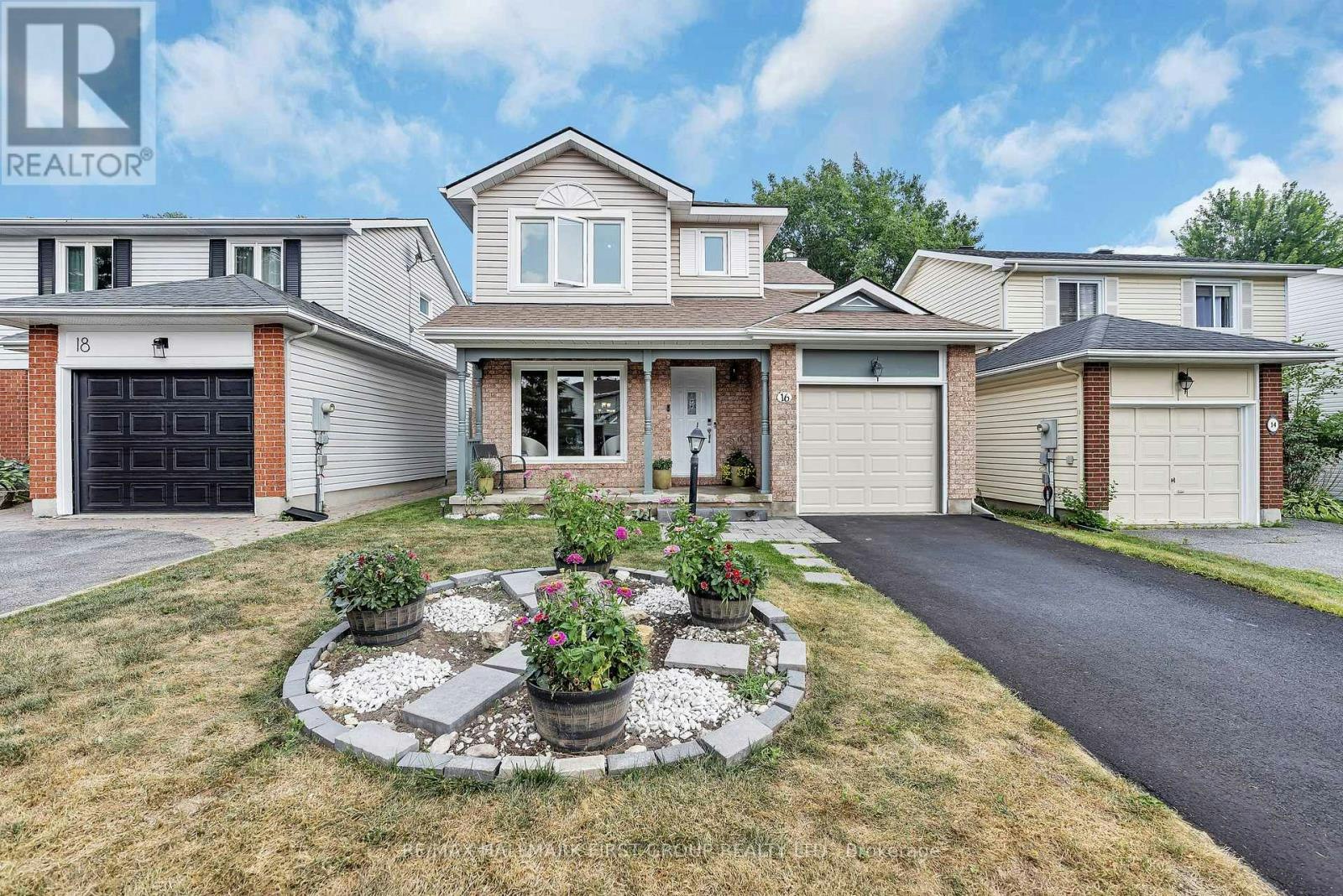 16 Hawley Crescent, Ottawa, ON, K2M 1T3 - 2