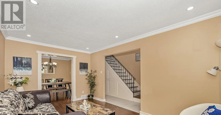 16 Hawley Crescent, Ottawa, ON, K2M 1T3 - 10