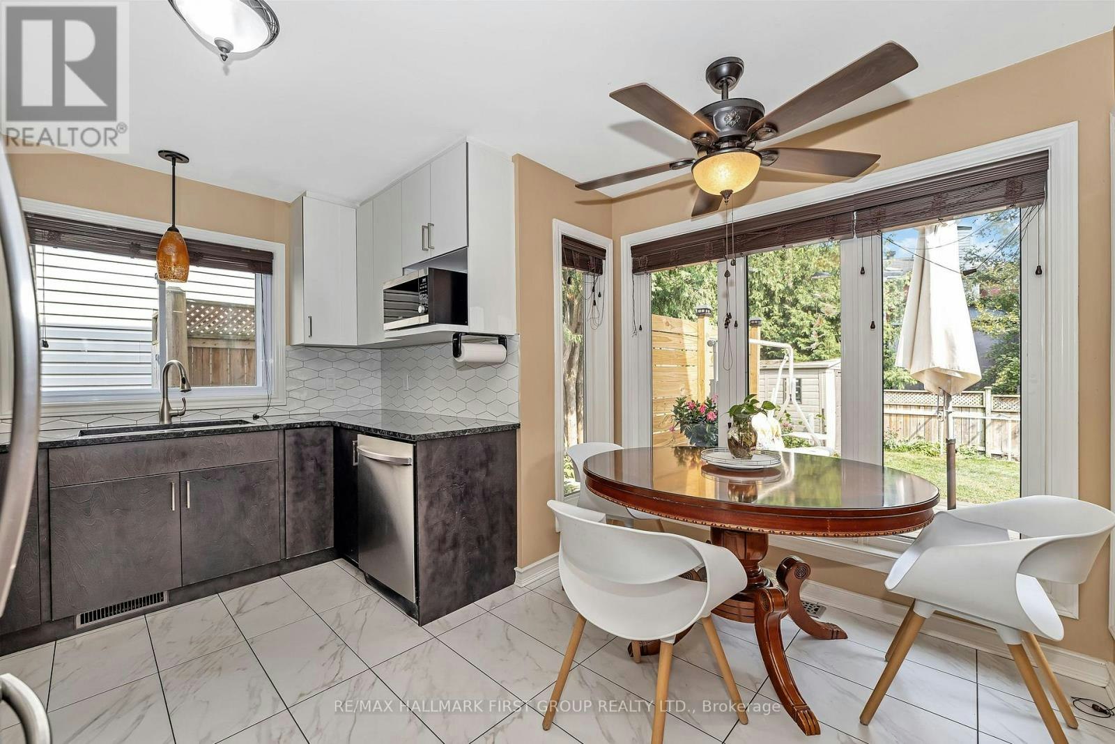 16 Hawley Crescent, Ottawa, ON, K2M 1T3 - 16