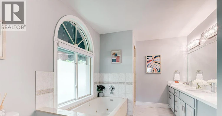 UPPER-824 Lake Trail, Windsor, ON, N9G 2M8 - 16