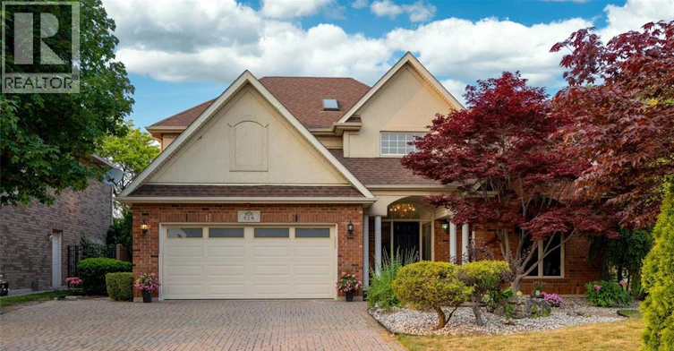 UPPER-824 Lake Trail, Windsor, ON, N9G 2M8