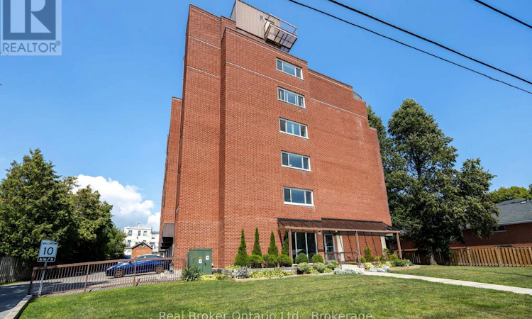 504-144 Queen Street