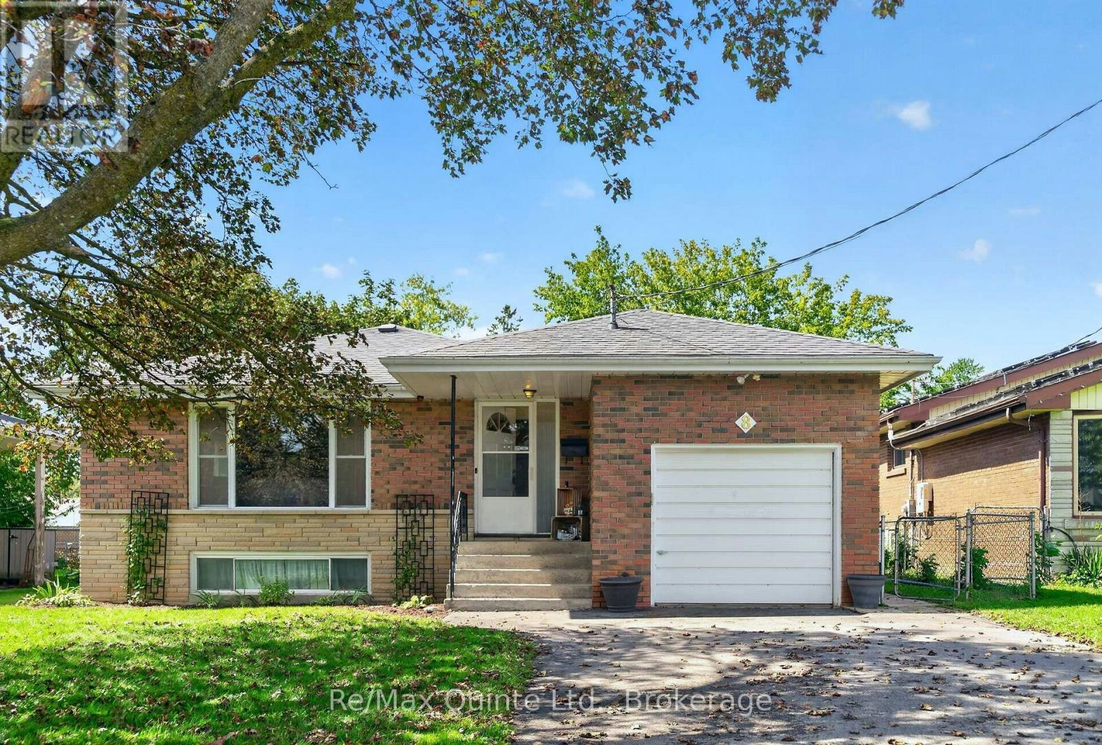 8 Plaza Square, Belleville, ON, K8N 4J3