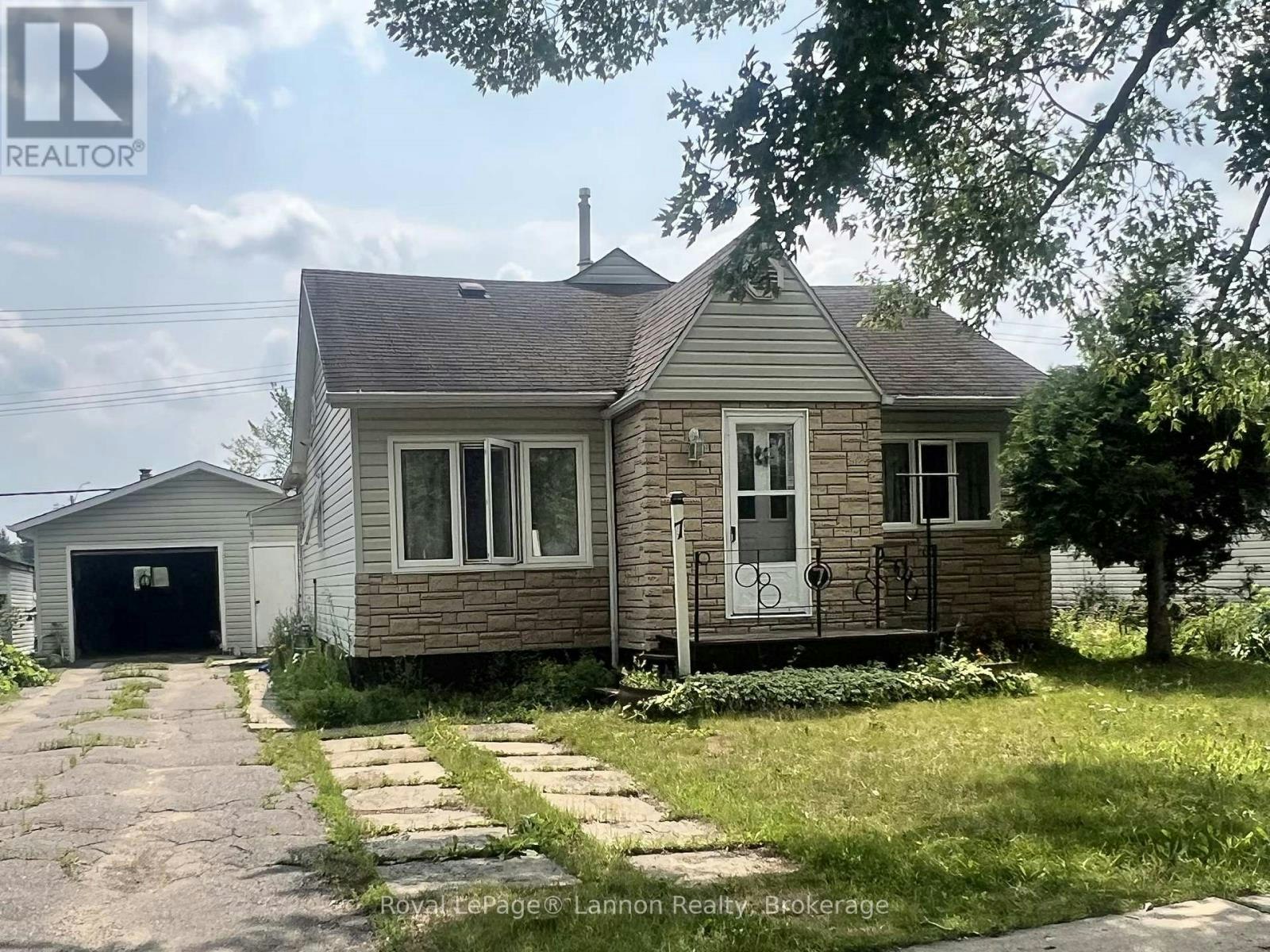 7 Errington Avenue, Atikokan, ON, P0T 1C0