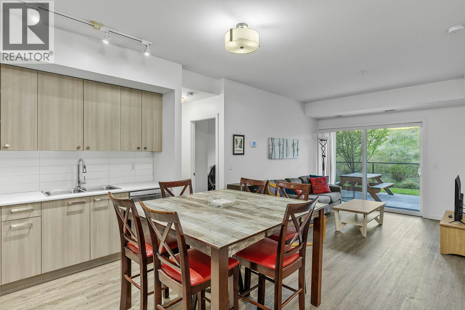 117-935 Academy Way - 3