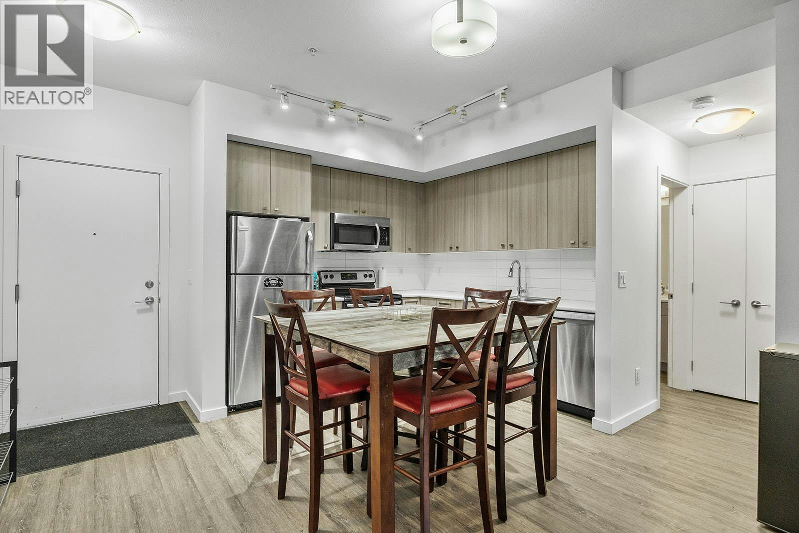 117-935 Academy Way - 4