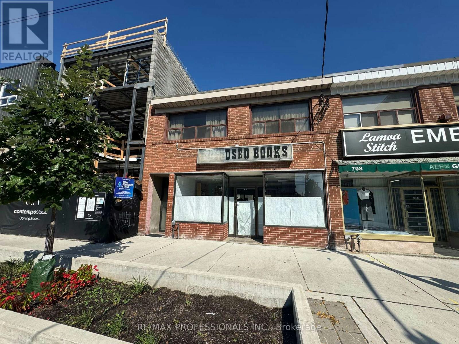 710 The Queensway Avenue, Toronto, ON, M8Y 1L3 - 2