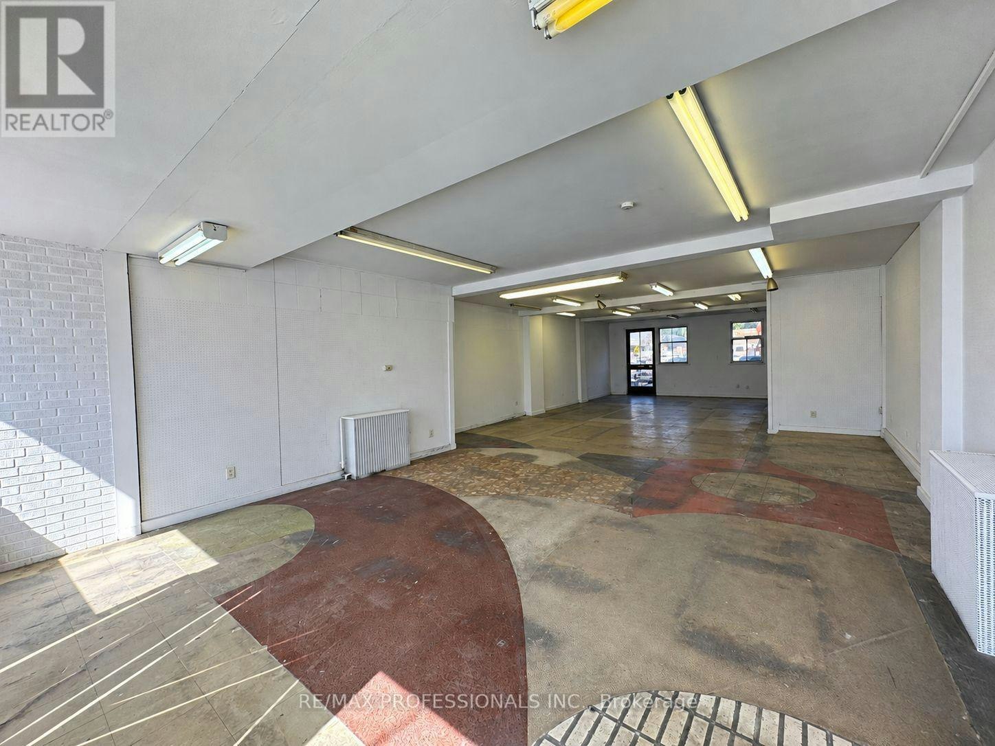 710 The Queensway Avenue, Toronto, ON, M8Y 1L3 - 6