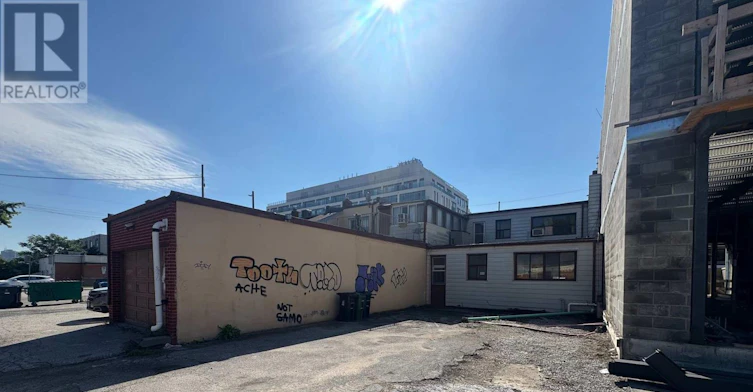 710 The Queensway Avenue, Toronto, ON, M8Y 1L3 - 4