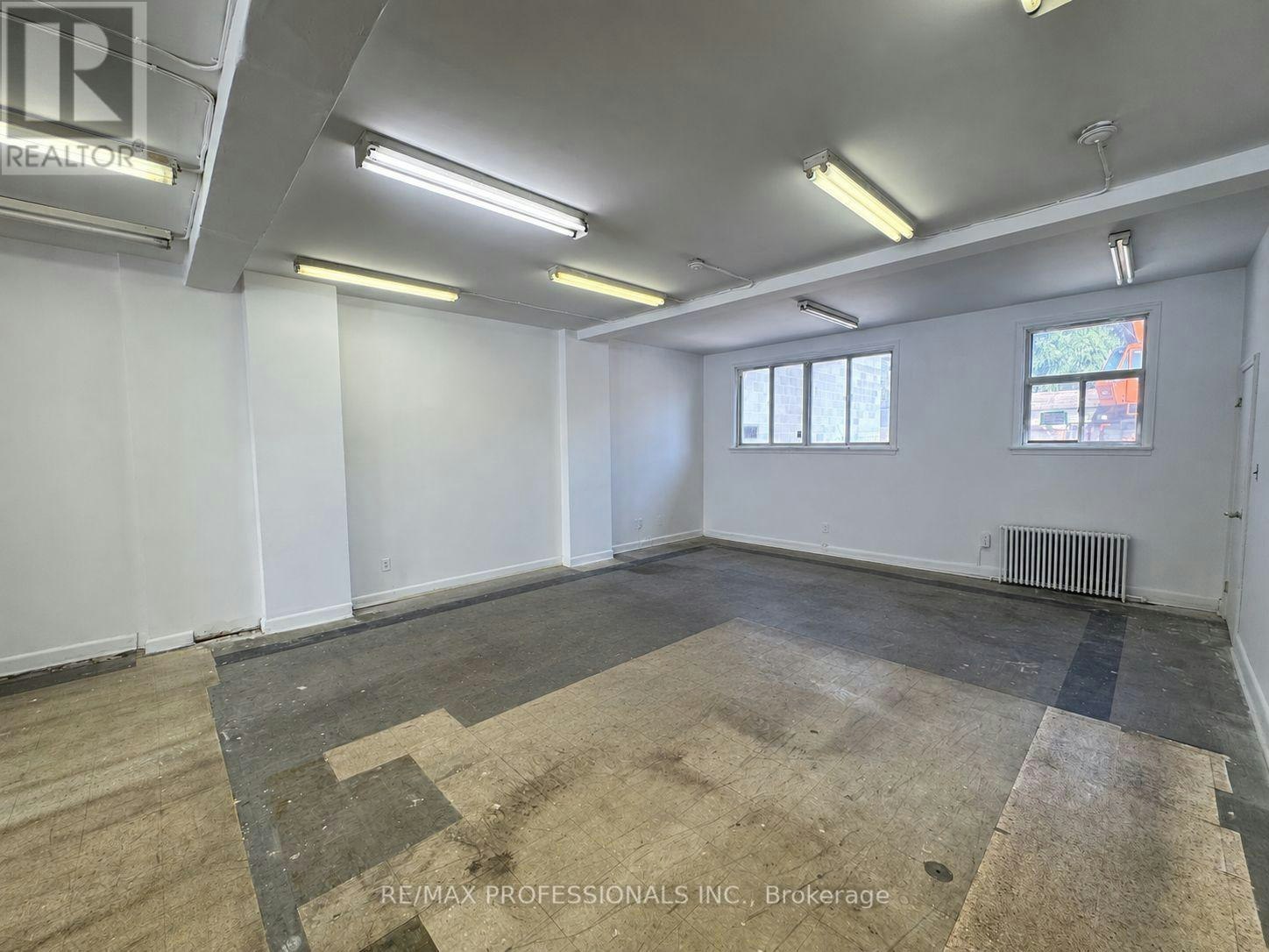 710 The Queensway Avenue, Toronto, ON, M8Y 1L3 - 7