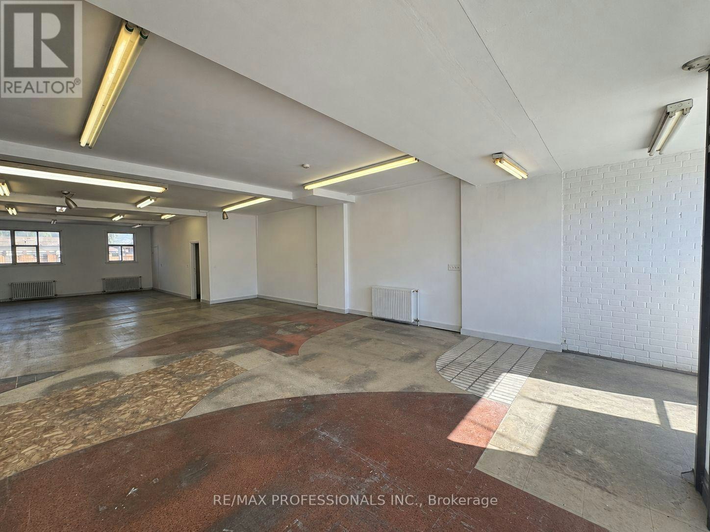 710 The Queensway Avenue, Toronto, ON, M8Y 1L3 - 5