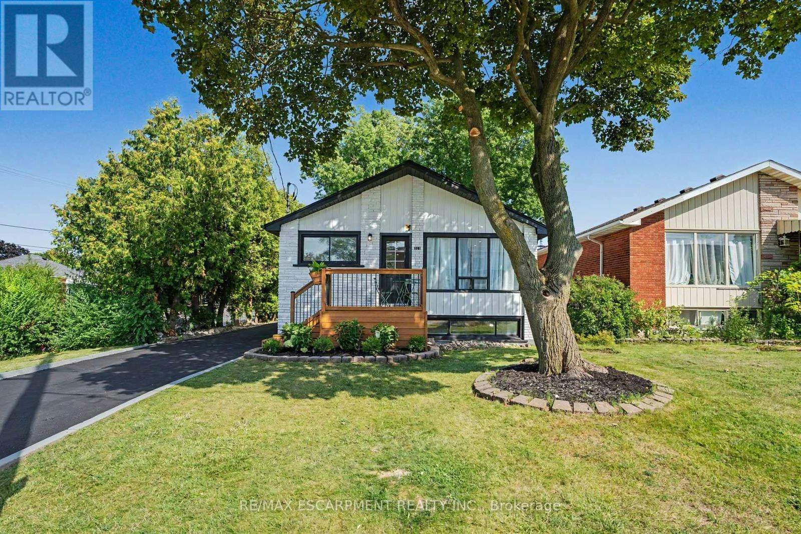311 14th Street EAST, Hamilton, ON, L9A 4C1