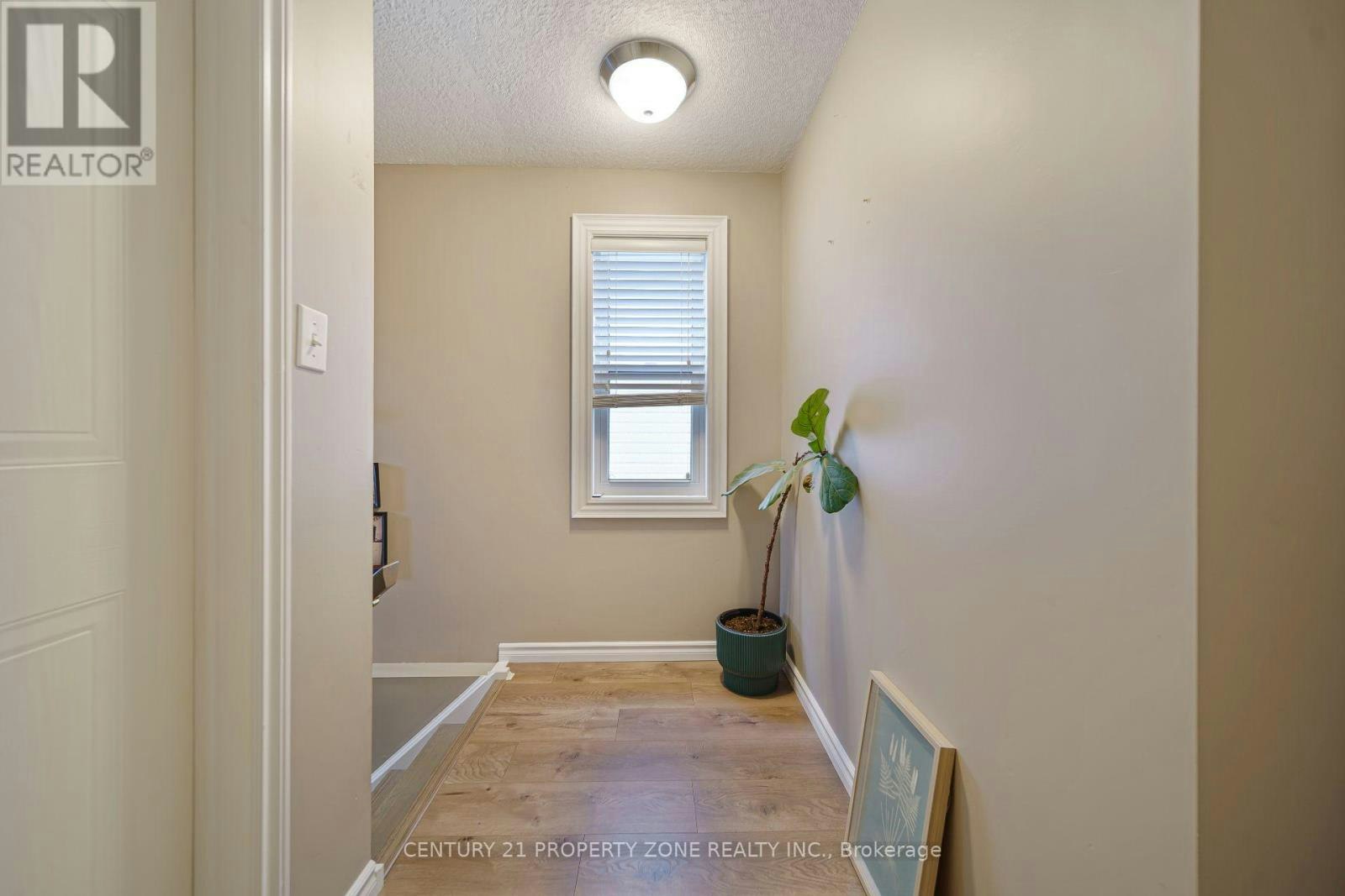 643 Bonavista Drive, Waterloo, ON, N2K 4B3 - 22