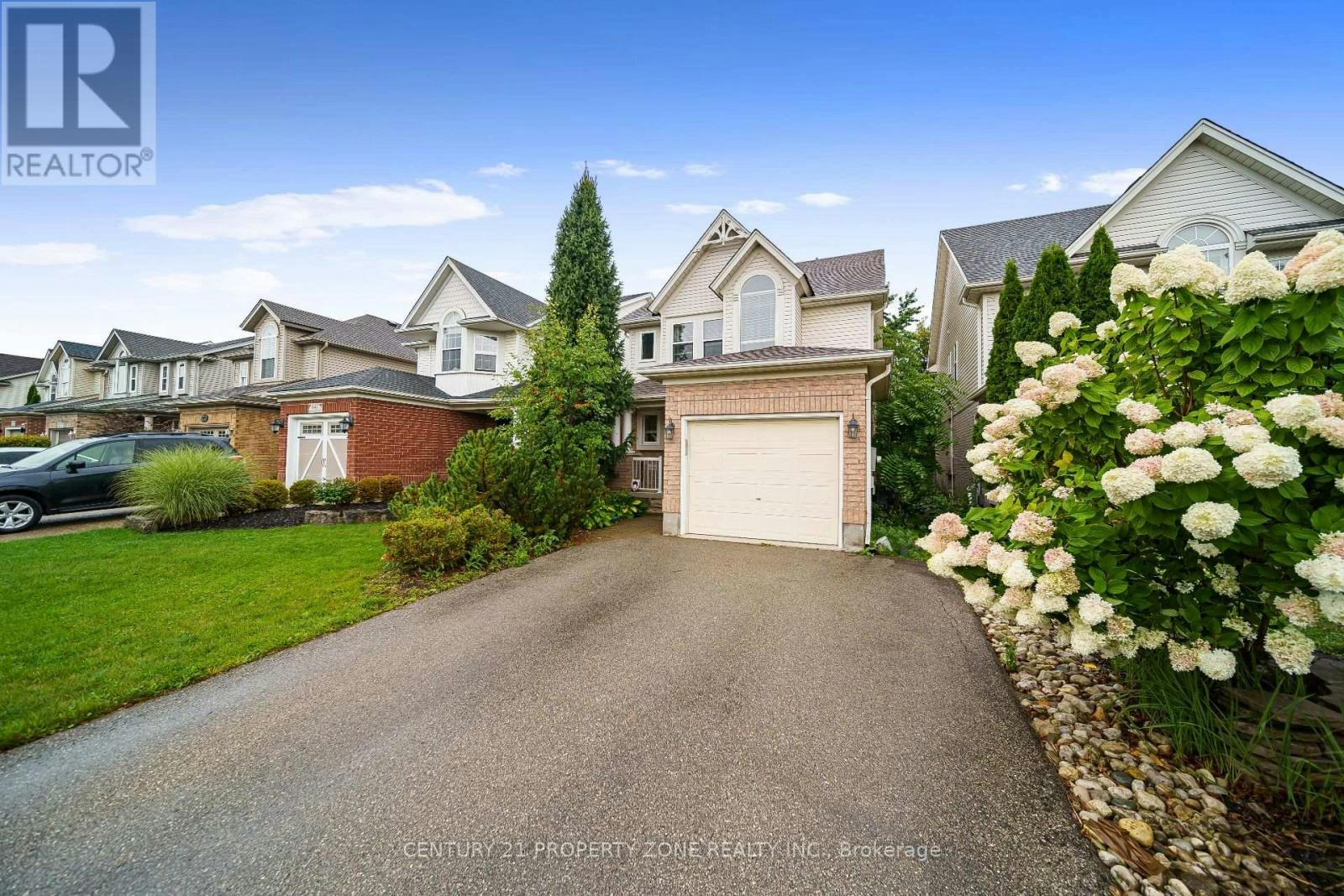 643 Bonavista Drive, Waterloo, ON, N2K 4B3 - 4