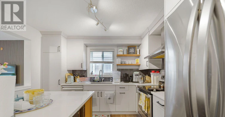 643 Bonavista Drive, Waterloo, ON, N2K 4B3 - 17
