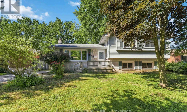 59 Scotchpine Crescent
