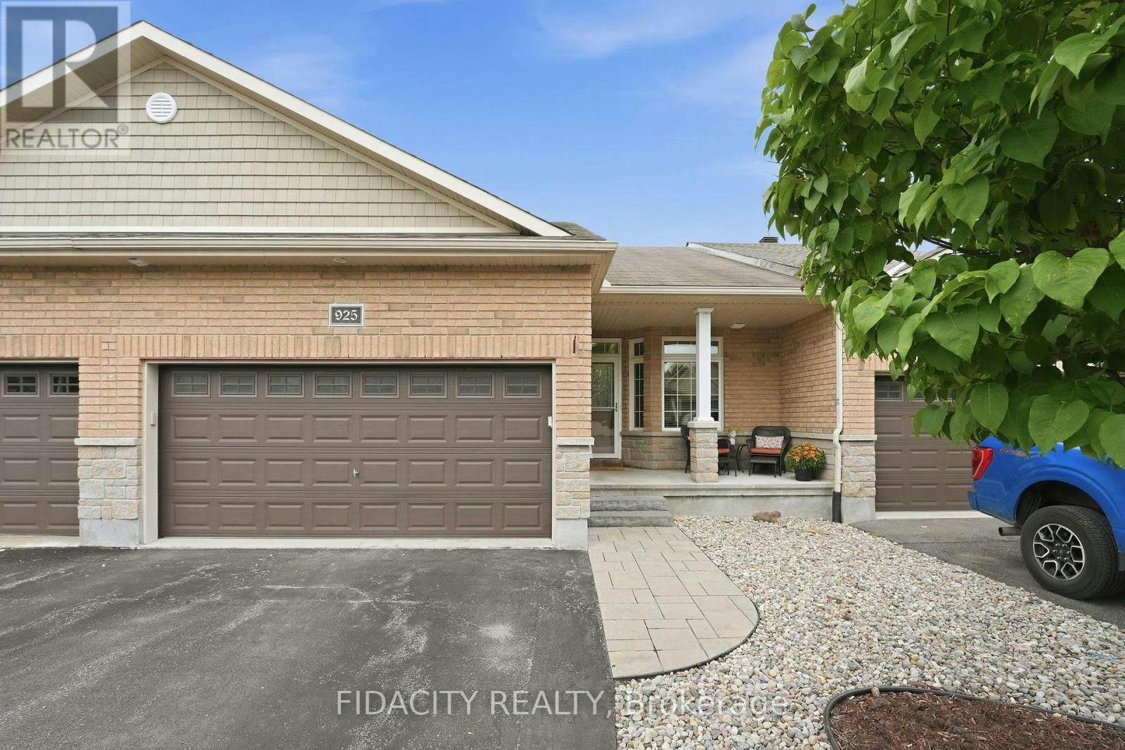 925 Burwash Landing Landing, Ottawa, ON, K2W 0C8