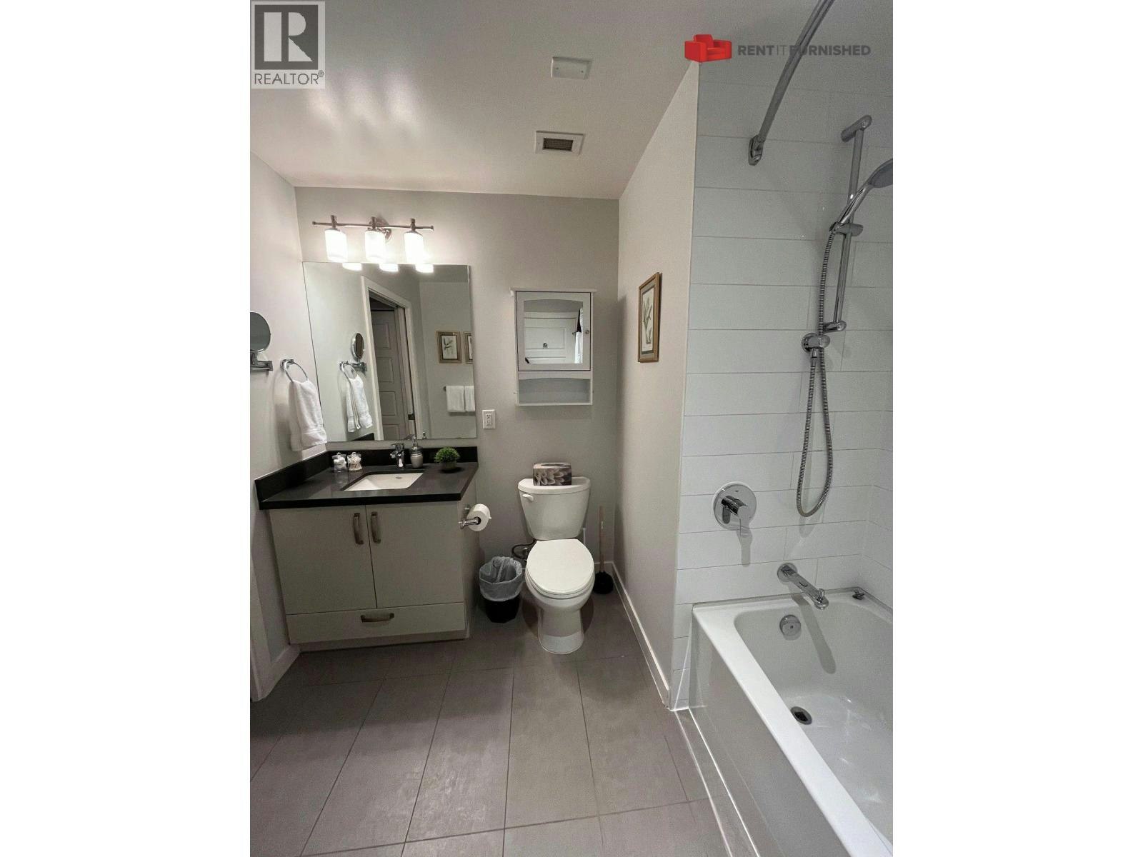 211-215 W 1st Street, Vancouver, BC, V5Y 1A6 - 15