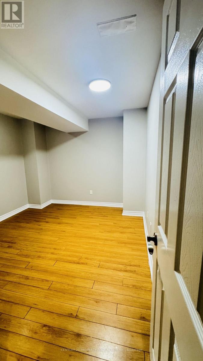887 Bennett Boulevard, Milton, ON, L9T 6X5 - 2