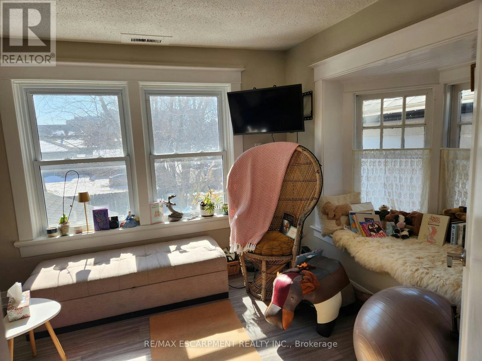 UPPER-20 Hetherington Street, St. Catharines, ON, L2R 2G5 - 7