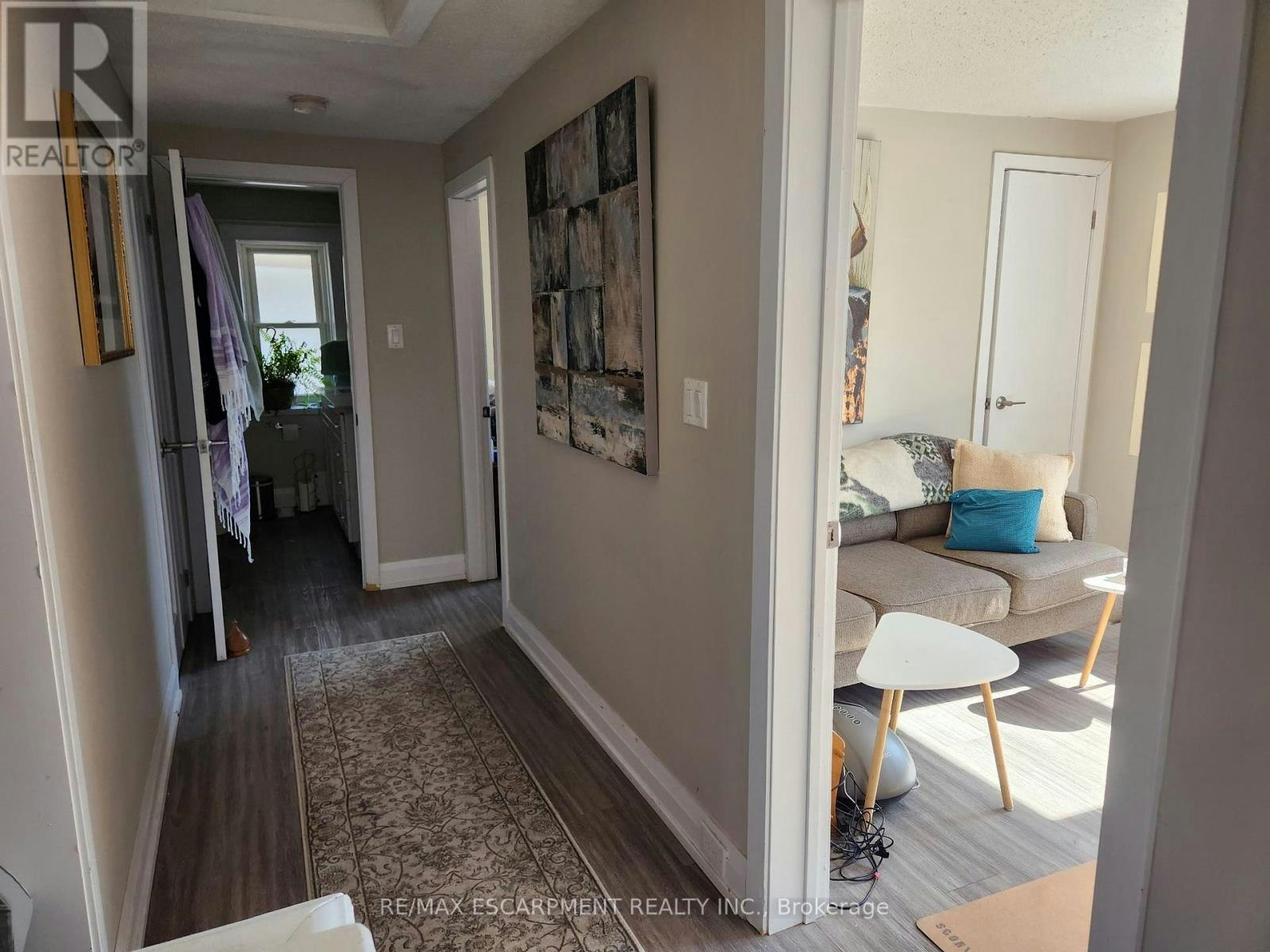 UPPER-20 Hetherington Street, St. Catharines, ON, L2R 2G5 - 4